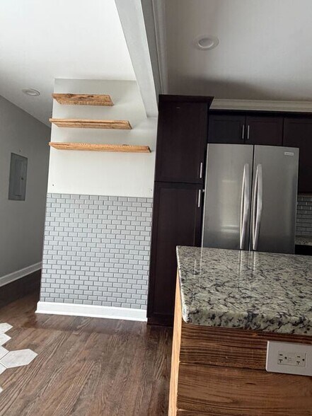 Building Photo - 2802 Dove St