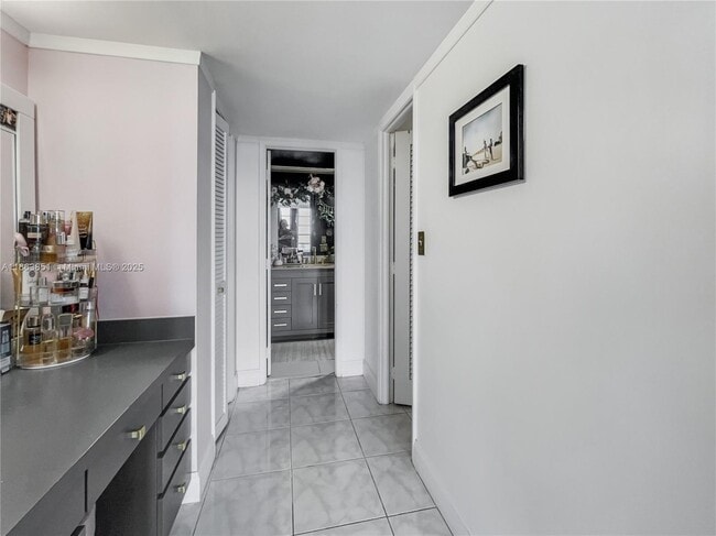 Building Photo - 2661 S Course Dr