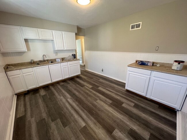Building Photo - Recently Renovated Three Bedroom Coming Av...