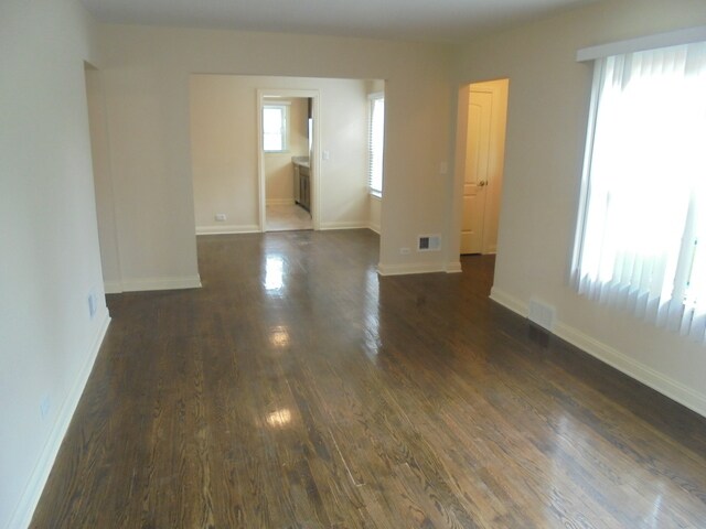 Building Photo - 504 W Sunset Rd