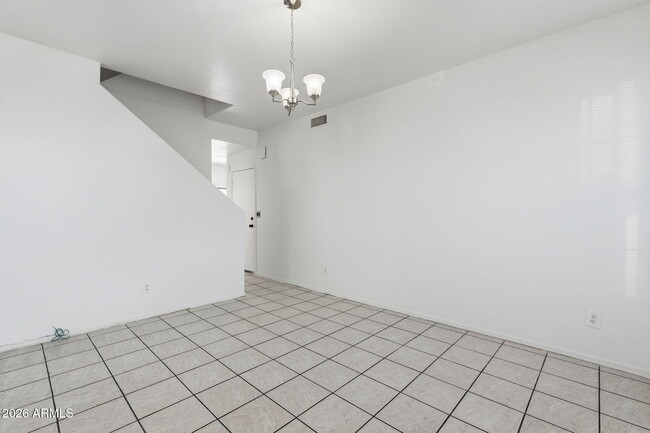 Building Photo - 1026 W Libra Dr