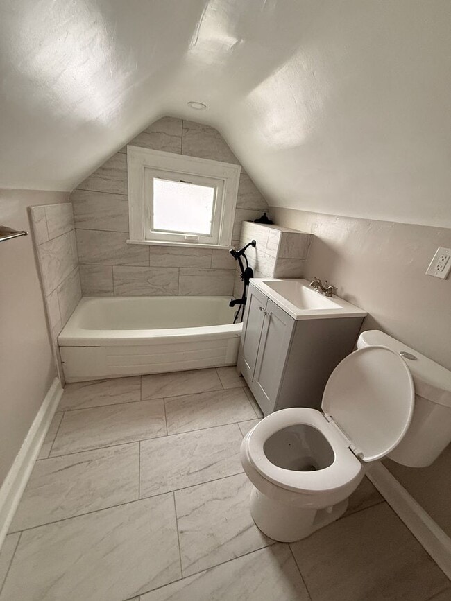 Building Photo - Endora