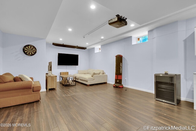 Building Photo - 331 Richmond Ave