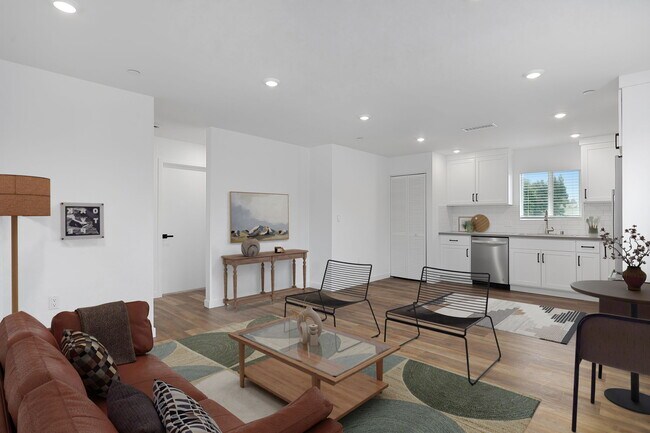 Building Photo - Quattro Apartments