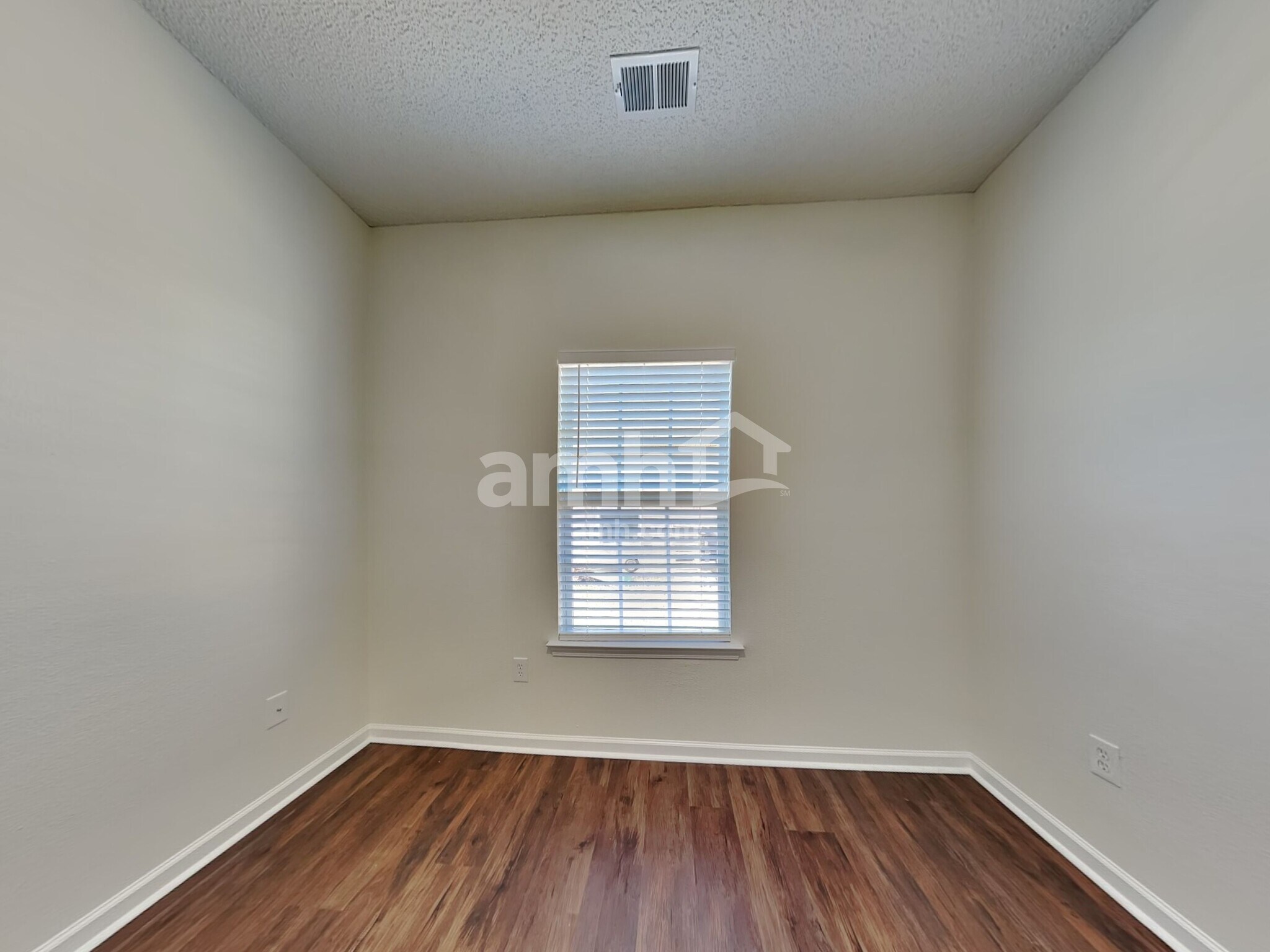 Building Photo - 116 Archwood Dr