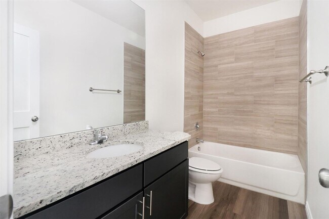Building Photo - Charming 3-Bedroom Townhome near Lake Tawa...