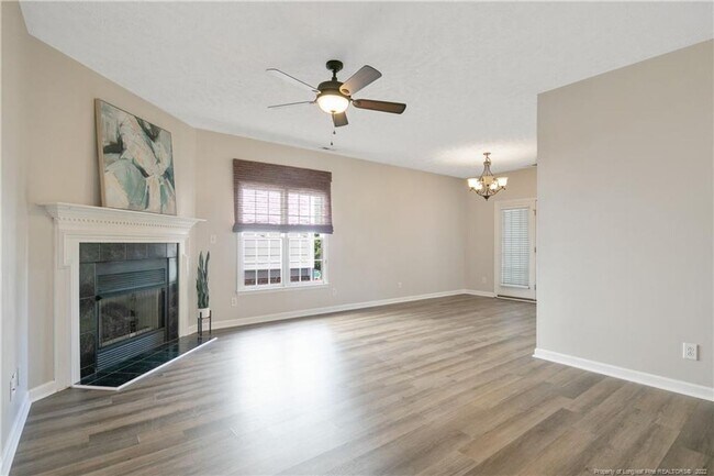 Building Photo - 1535 Dixon Dr