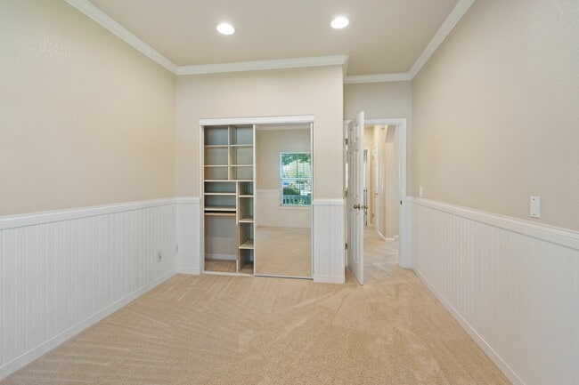 Building Photo - 300 Homewood Ct