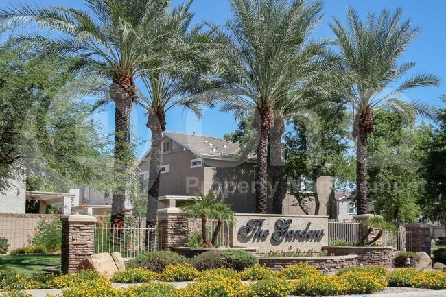 Building Photo - 1336 S Sabino Dr