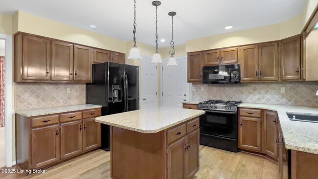 Building Photo - 1508 Sylvan Wynde