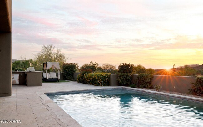 Building Photo - 9894 E Miramonte Dr