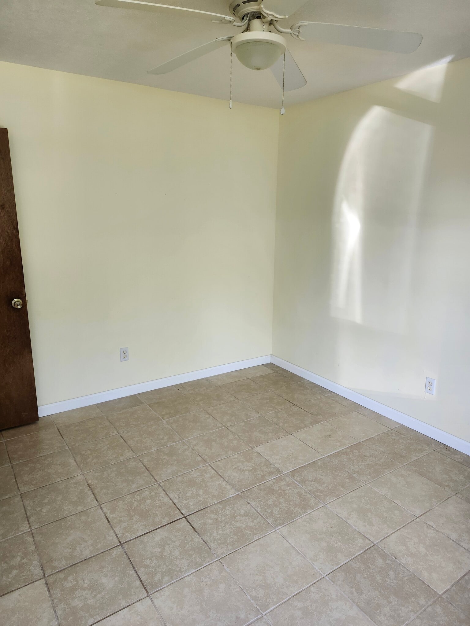 2nd bedroom - 6724 Chipewa St
