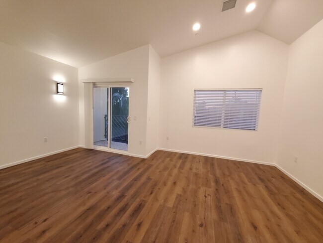 2520 - M. Bedroom - 2520 Delaware St