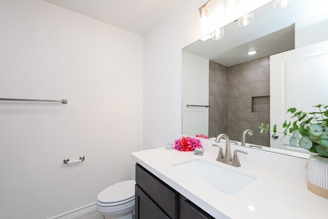 Building Photo - 9903 Bijan Dr