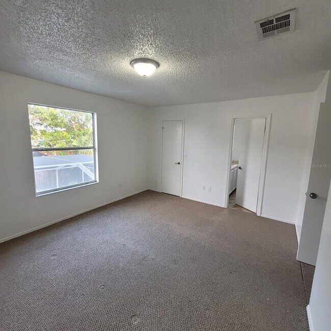 Building Photo - 214 Bay Head Dr