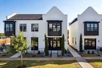 Building Photo - Experience a New Work-Life Balance in Sela...