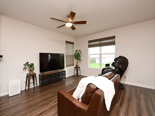 Building Photo - 14902 Mormon St