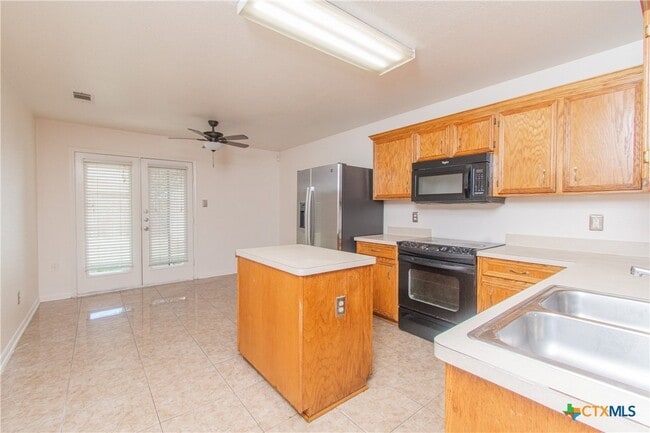 Building Photo - 2907 Lantana Dr