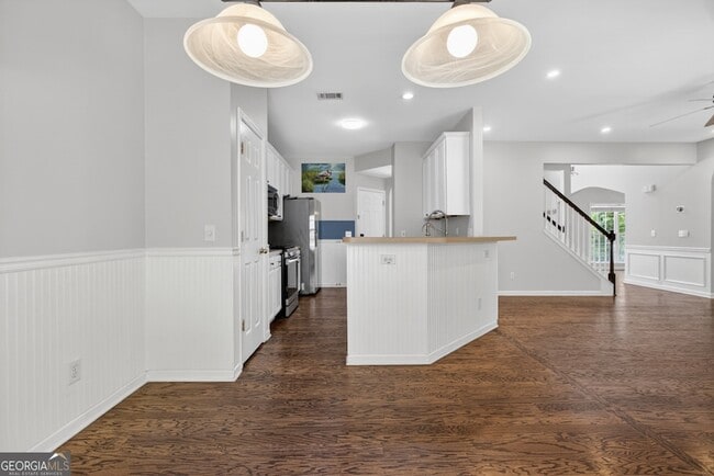 Building Photo - 28 Stonehenge Ct