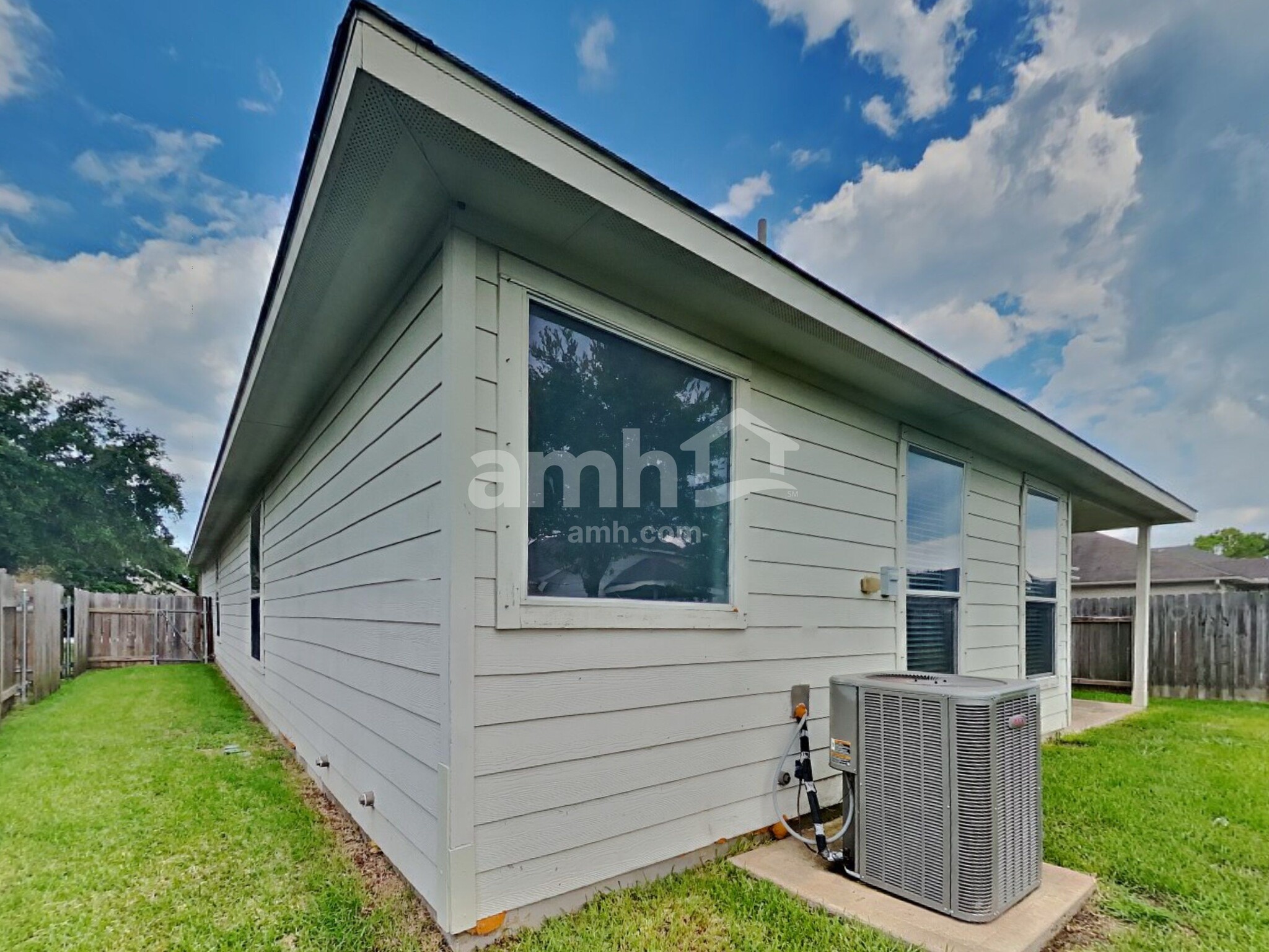 Building Photo - 6733 River Ridge Ln