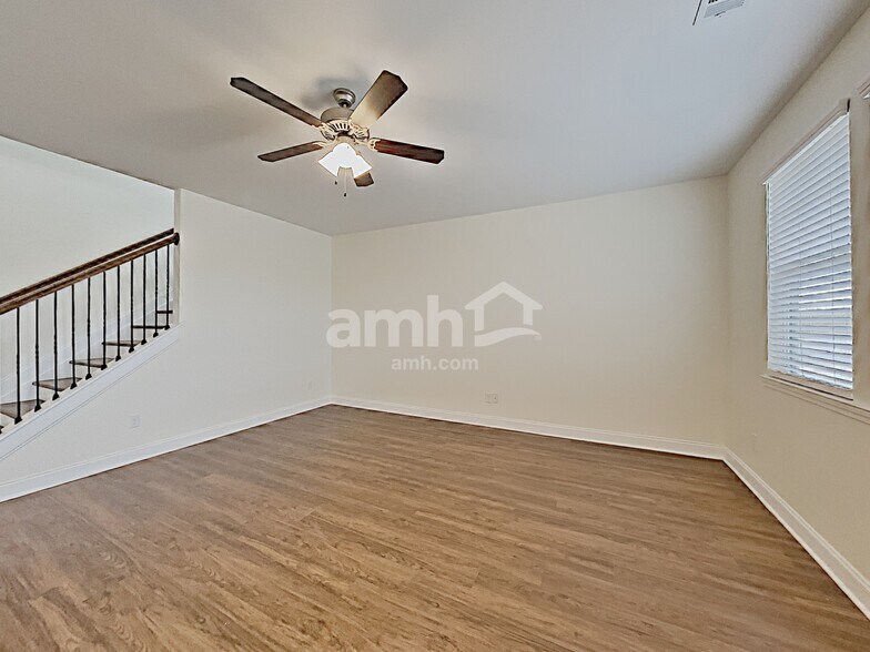 Building Photo - 5153 Jack Byrnes Dr