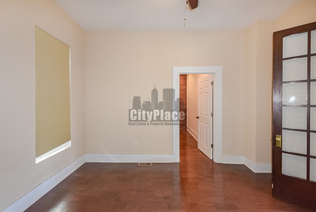 Building Photo - 1230 Villa Ave