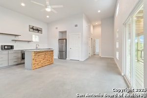 Building Photo - 462 Ledgeview Dr