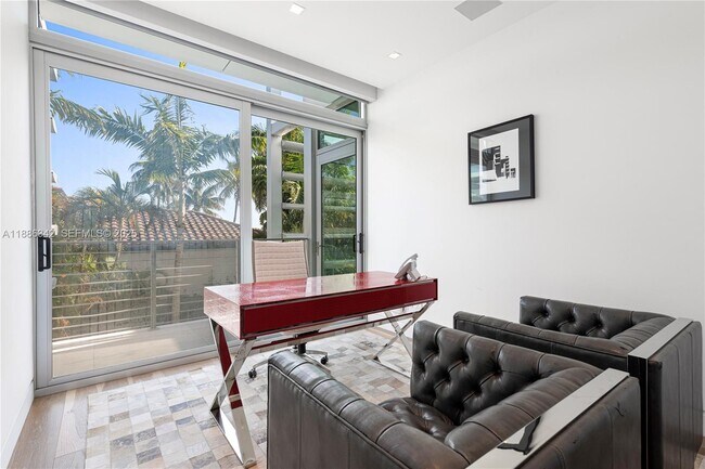 Building Photo - 440 S Hibiscus Dr