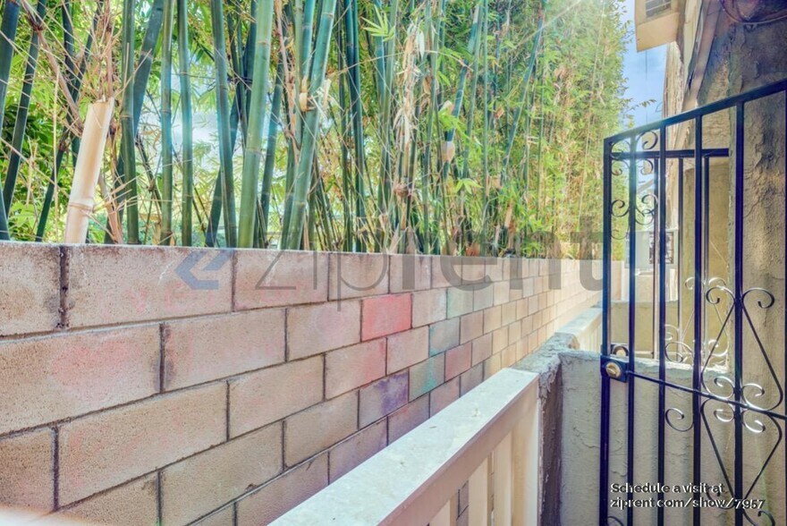 Building Photo - 4506 Saugus Ave