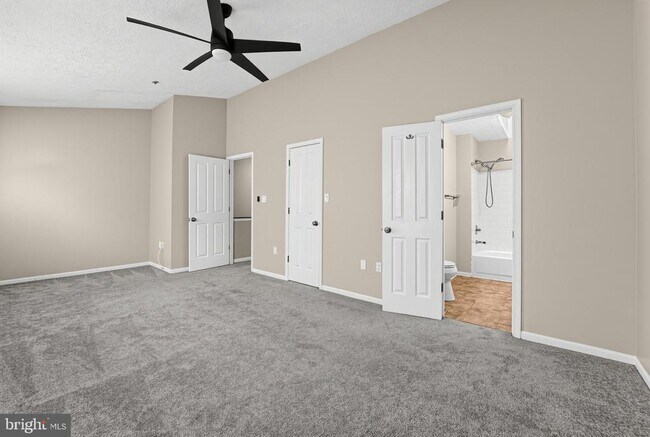 Building Photo - 2504 Smoketree Ln