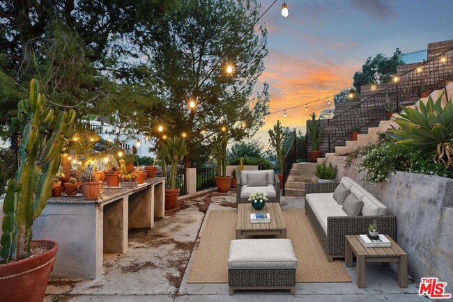 Building Photo - 2370 San Marco Dr