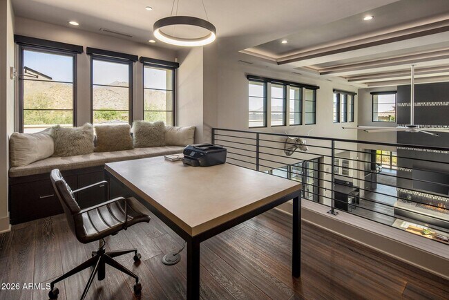 Building Photo - 10110 E Siesta Ln