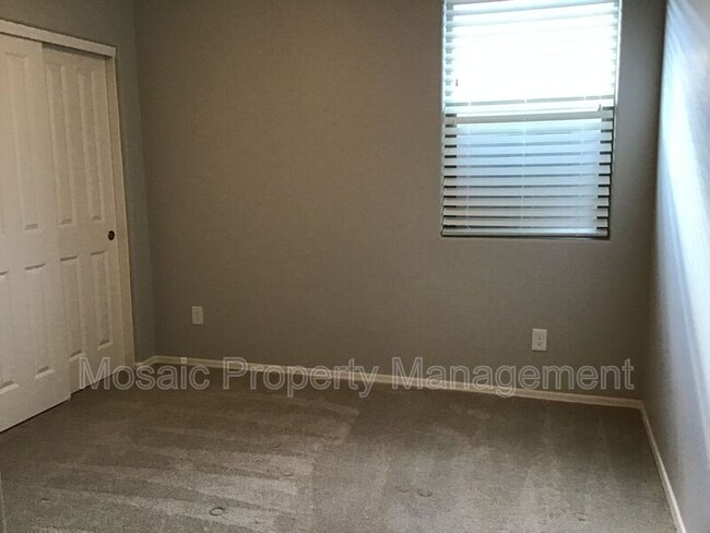 Building Photo - 41559 W Anne Ln