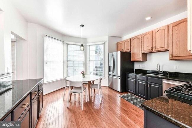 Building Photo - 46342 Summerhill Pl