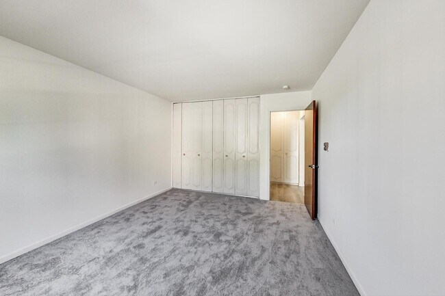 Building Photo - 9807 Karlov Ave