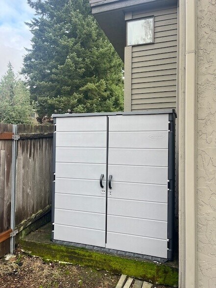 Storage Unit - 10320 NE 186th St