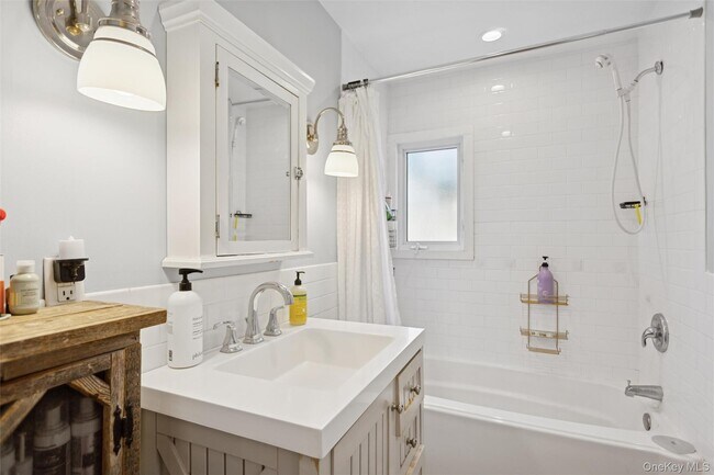 Building Photo - 58 Forester St