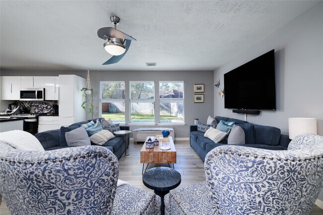 Building Photo - 143 S Vesper Bend Cir