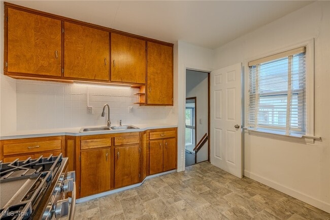 Building Photo - 997 Mohegan Trl