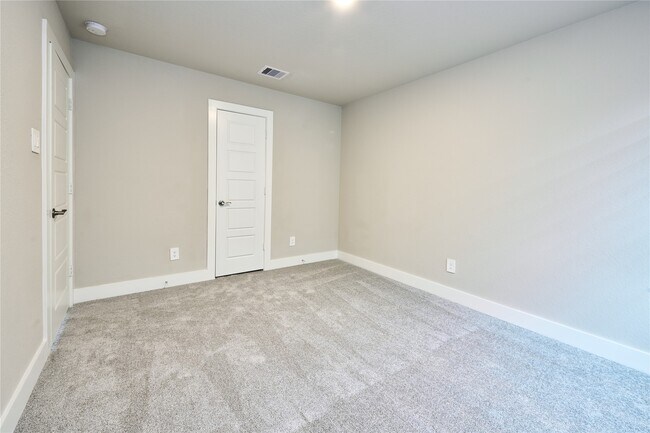 Building Photo - 10533 Preserve Wy