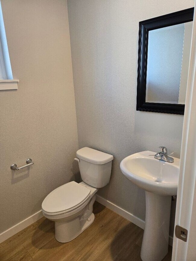 Building Photo - Brand New & Beautiful 2025 Holt Home !  Wa...