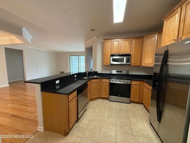 Building Photo - 33 Cooper Ave