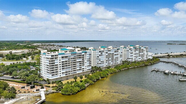 Building Photo - 7 Indian River Ave