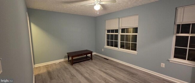 Building Photo - 323 Lindera Ct