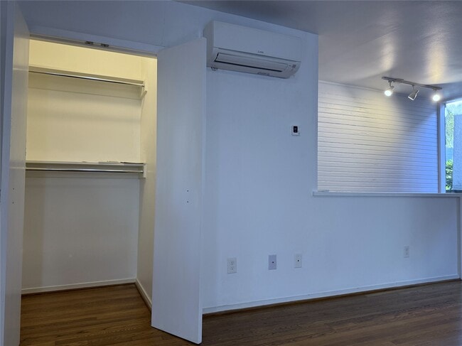 Building Photo - 2721 Kipling St