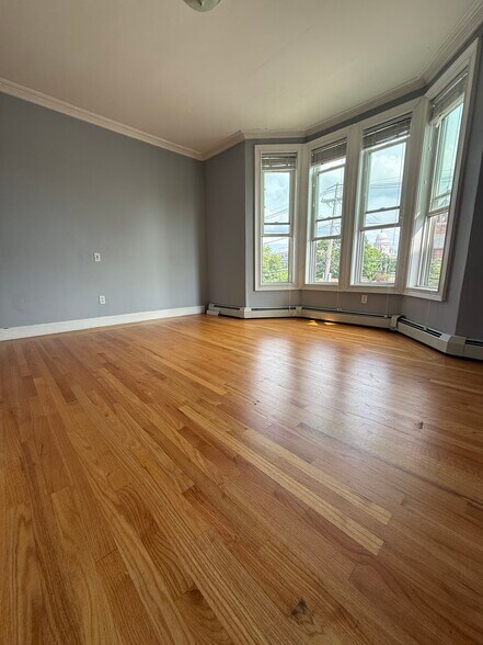 Building Photo - 173 Orms St