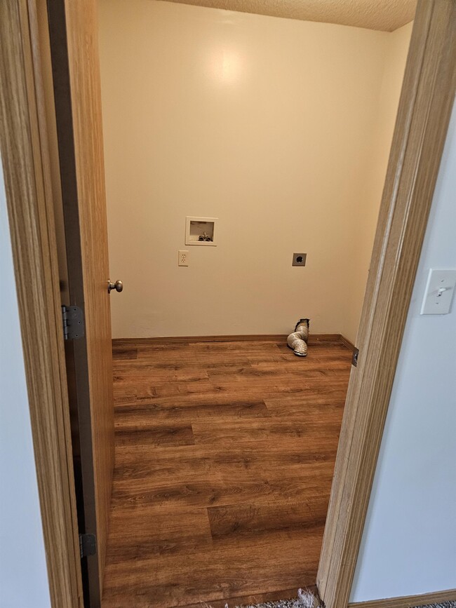 Building Photo - 726 Highland Ridge Dr