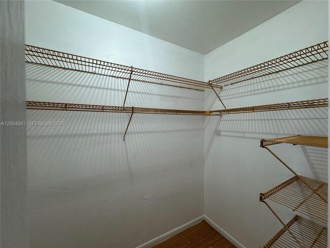 Building Photo - 2600 NE 135th St