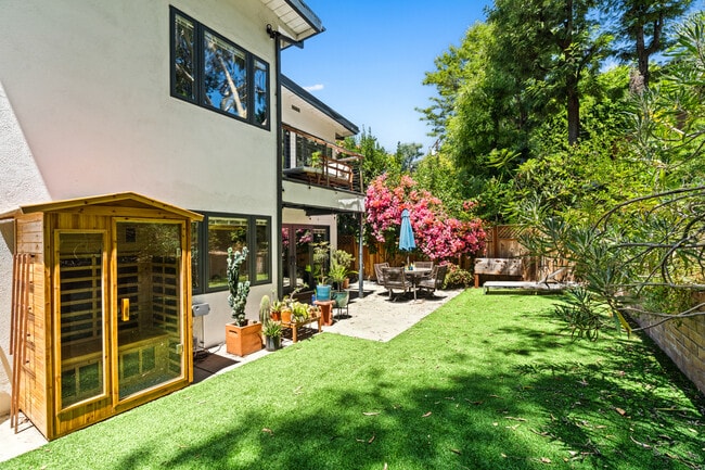 Building Photo - 10275 Oletha Ln