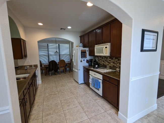 Building Photo - 1340 Talon Way